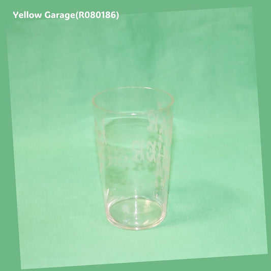 側面に “DEAR MOTHER”反対側に “LIZZIE” の文字がエッチングされたアンティークグラス_正面