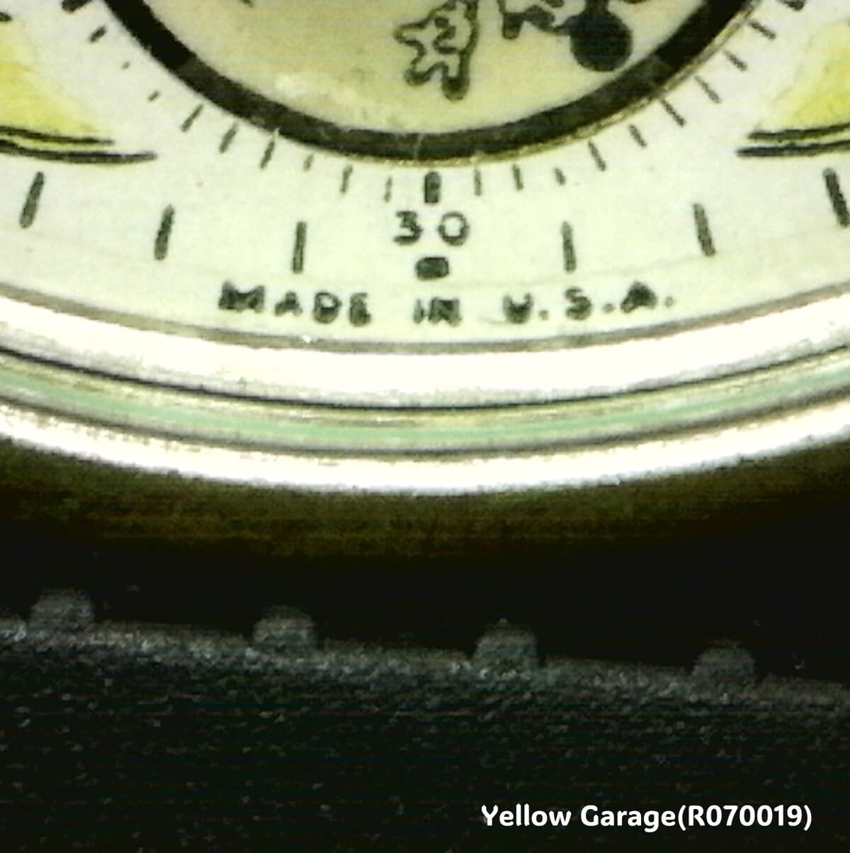 ミッキーが時を刻む、夢と歴史の懐中時計