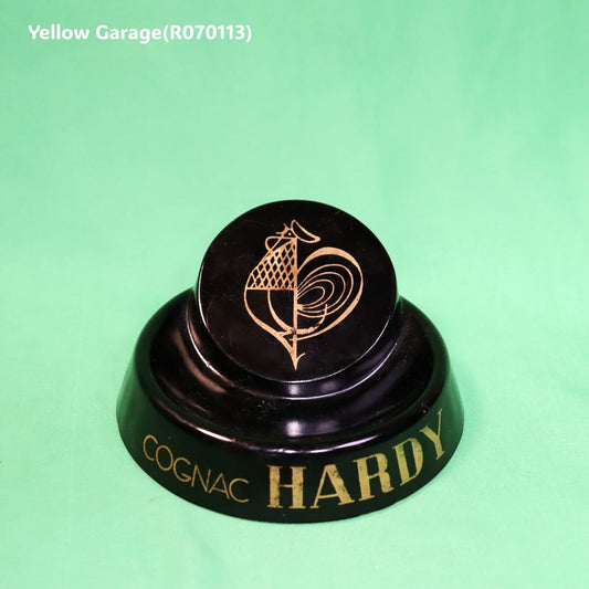 フランスの高級ブランデーブランド「COGNAC HARDY(コニャック・ハーディ)」のプロモーション用として製造されたヴィンテージの灰皿