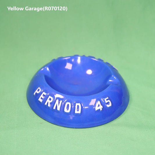 フランスのアニス系リキュールである「PERNOD 45」と「PASTIS 51」の2つのブランド名がデザインされた非常に珍しいダブルロゴ仕様のヴィンテージ灰皿_正面