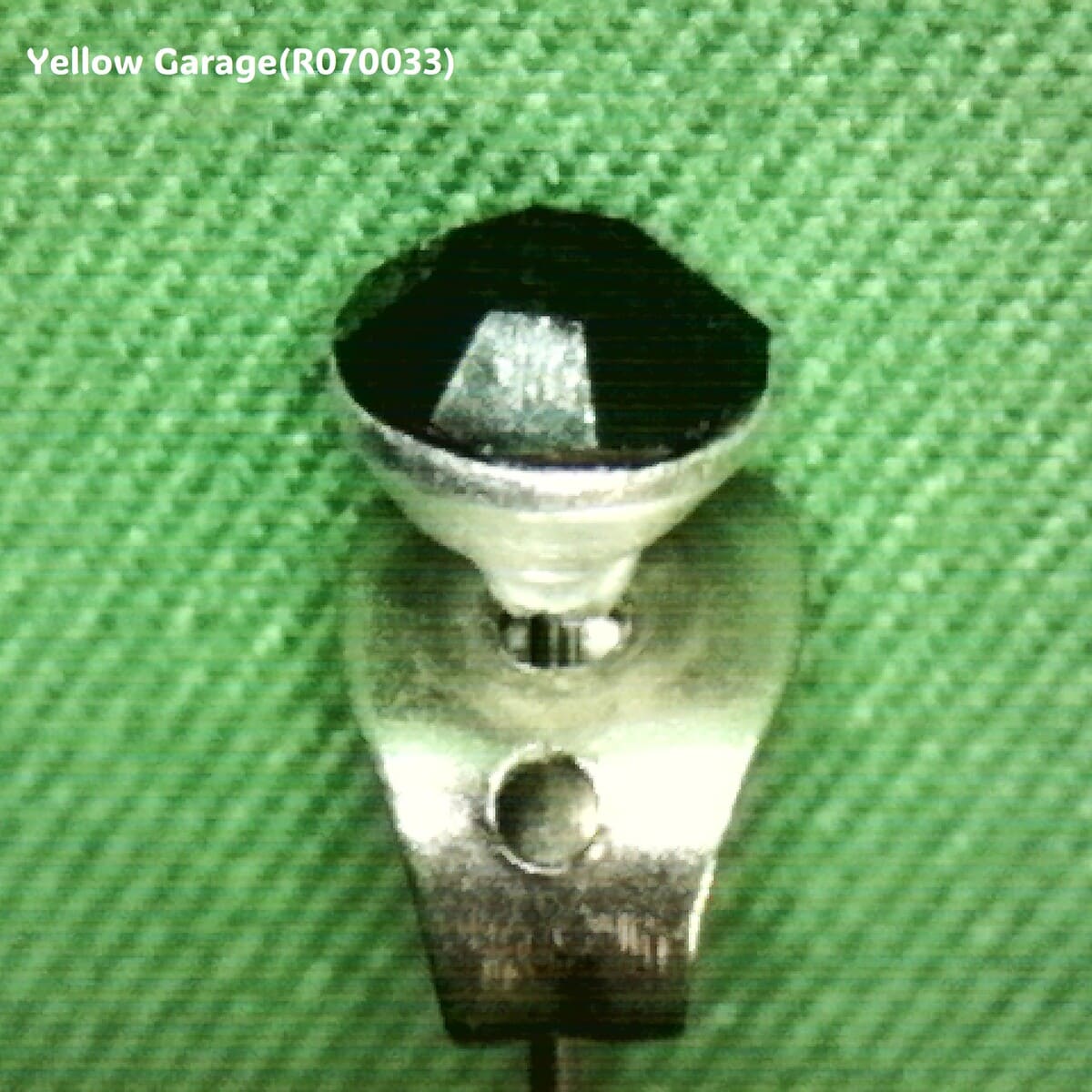 ヴィンテージ シルバートーンスタッドピアス(サファイア風ストーン・専用ケース付き)