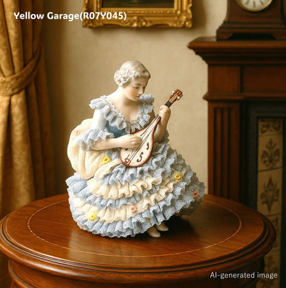 優雅なレースと繊細な造形美が映えるドイツ製アンティーク人形
時を超えて愛される、クラシカルな“Gina”モデルAI