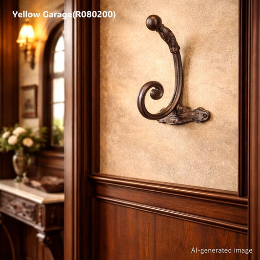 19世紀末から20世紀初頭にかけてヨーロッパの家庭玄関で実際に使われていたアンティークの壁付けフック_AI