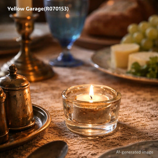 小型のクリアガラス製キャンドルスタンド＿AI