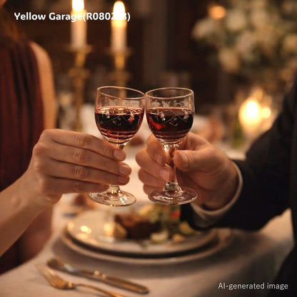 繊細なスズランと葉の文様がエッチングで施された脚付きの小さなグラス2客セット＿AI