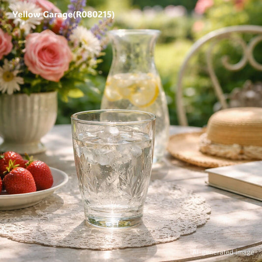 繊細な植物モチーフのエッチングが施されたアンティークグラス＿AI