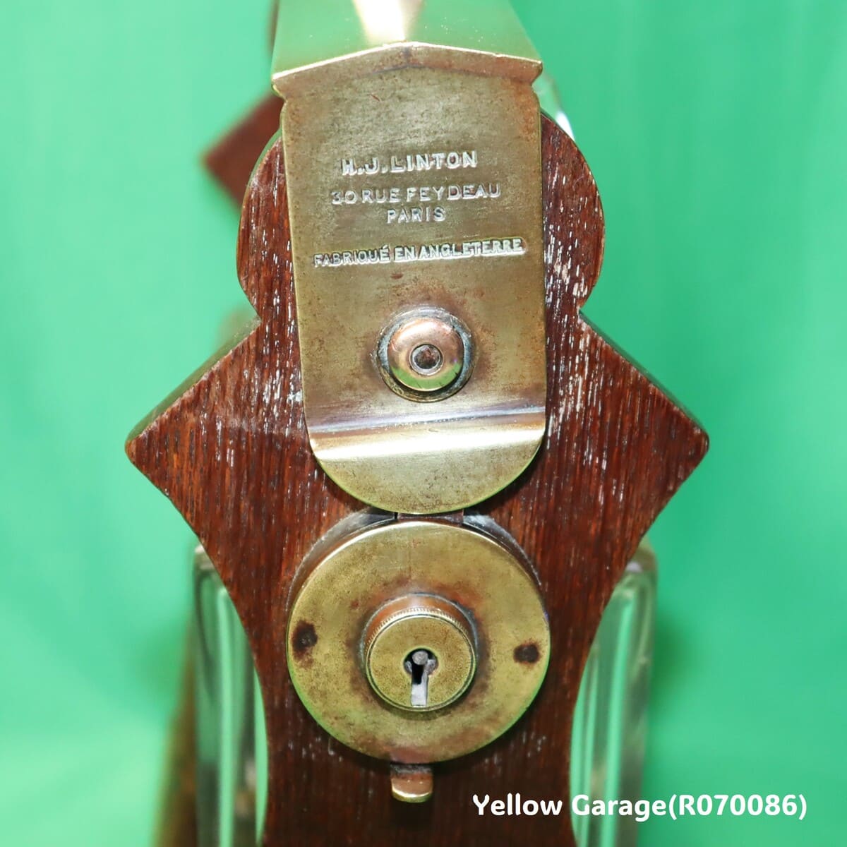 ロック付きアンティークデキャンタ・キャディ・ロックアップ