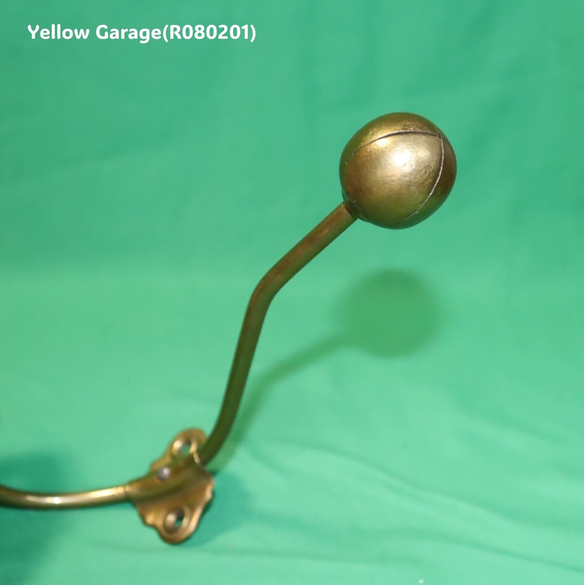 19世紀末から20世紀初頭のフランスで製造されたアンティークの壁付けフック＿球アップ上から