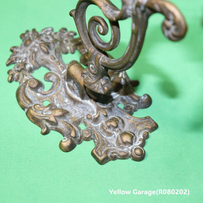 19世紀末から20世紀初頭にかけてヨーロッパ（おそらくフランスまたはイギリス）で製造されたと考えられるキャンドルスタンド＿台アップ左から