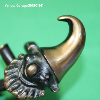 1960年代にオーストリアで制作されたWalter Bosse（ウォルター・ボッセ）によるオリジナルのビエンナブロンズ製ノーム（小人）フィギュア＿帽子アップ