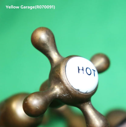 アンティーク真鍮製蛇口セット（HOTラベル付き・2本組）｜イギリス製推定