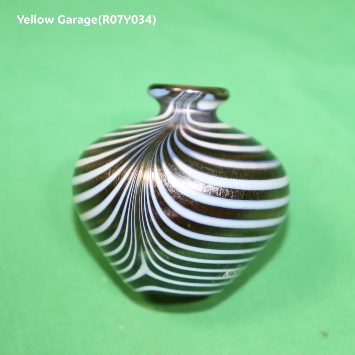 KOSTA BODA コスタボダ アートガラス ミニベース “Brown & White Flow” 6cm