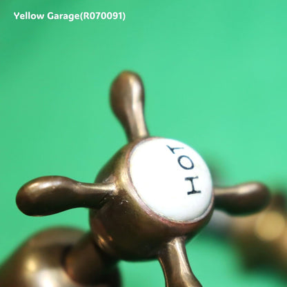 アンティーク真鍮製蛇口セット（HOTラベル付き・2本組）｜イギリス製推定