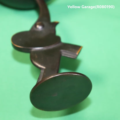 ウィーンを中心に19〜20世紀前半に制作された「ビエンナブロンズ（Vienna Bronze）」の系譜に連なるゾウをモチーフにしたトレイ付き置物＿底