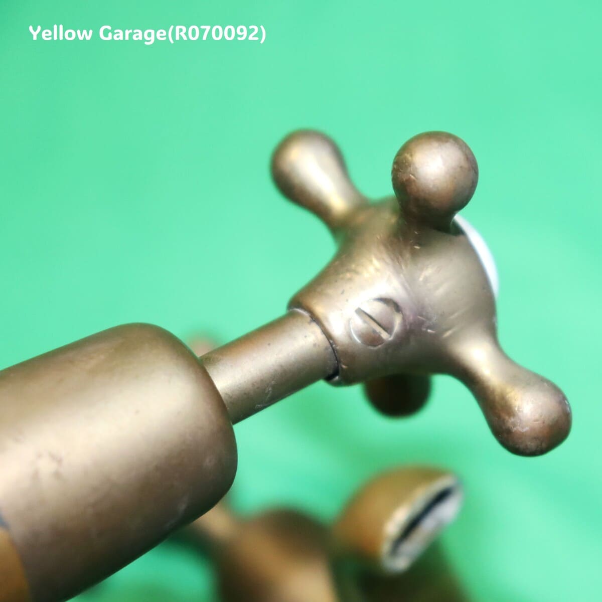 ヴィクトリアンスタイル 真鍮製アンティーク蛇口（HOT & COLD ペア）