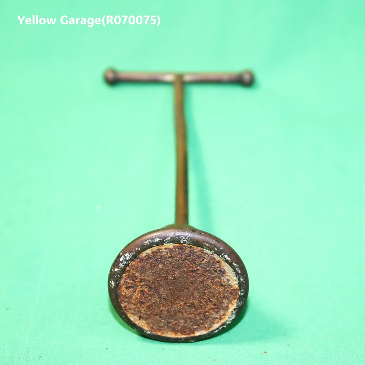 アンティーク真鍮製アクセサリスタンド（縞模様装飾）