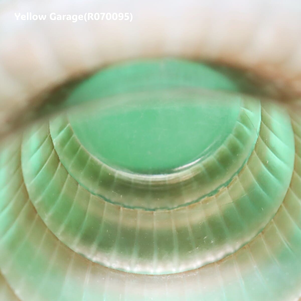 R. LALIQUE 「シェヴルーズ/Chevreuse」フラワーモチーフ厚手アールデコ・ガラスポット