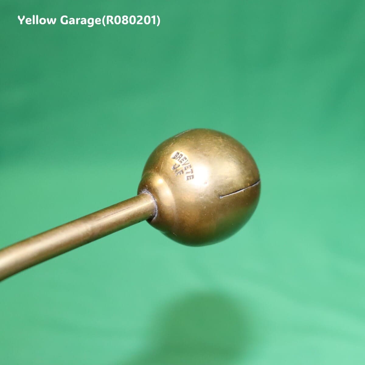 19世紀末から20世紀初頭のフランスで製造されたアンティークの壁付けフック＿球アップ文字