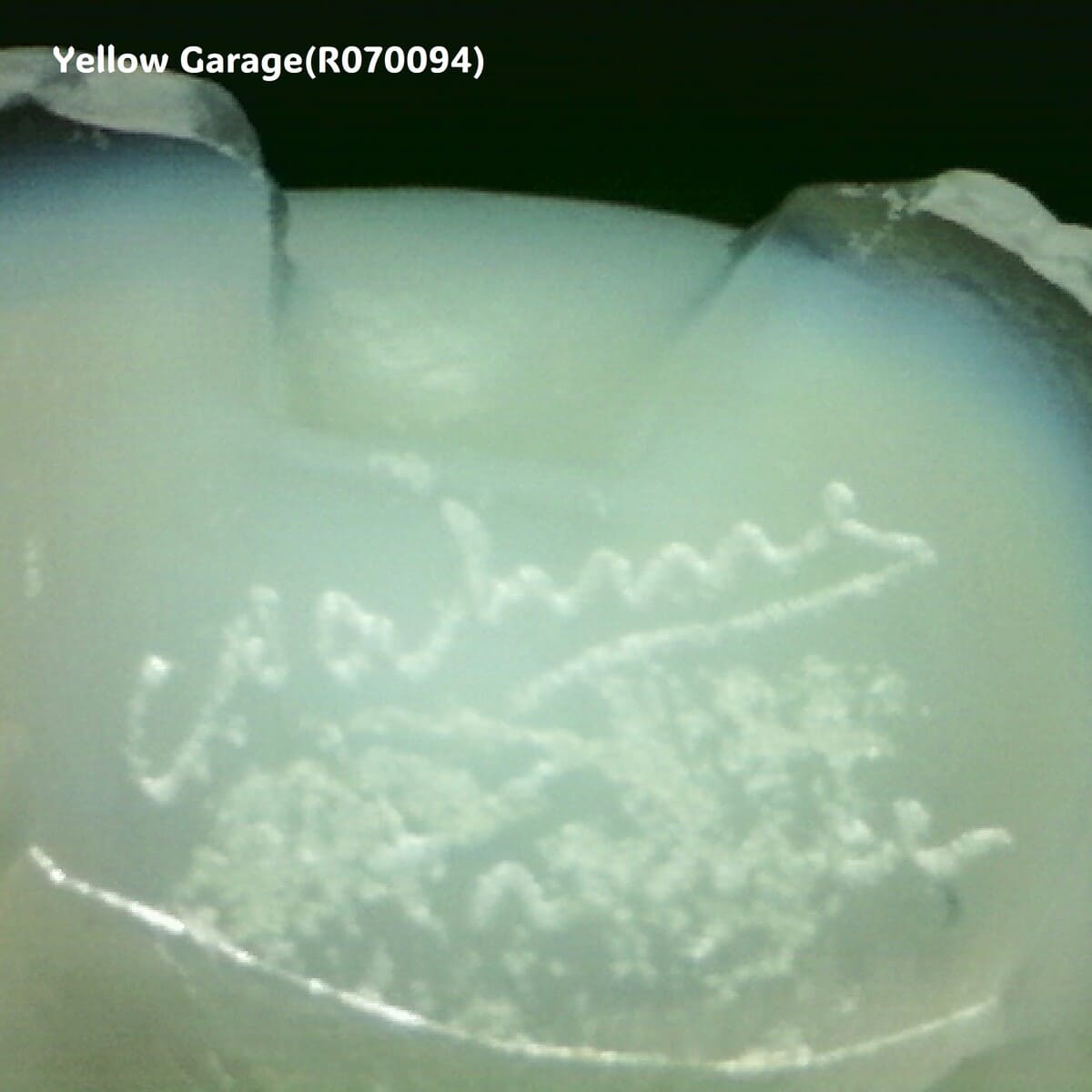 Sabino France製 オパルセントガラス小鳥像 “Oiseau aux Ailes Déployées”