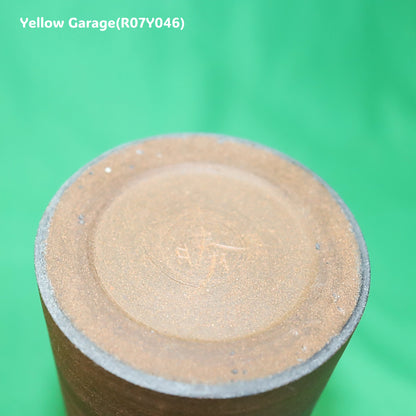 備前焼 花入れ（亀井勝 作 署名あり）高さ17cm