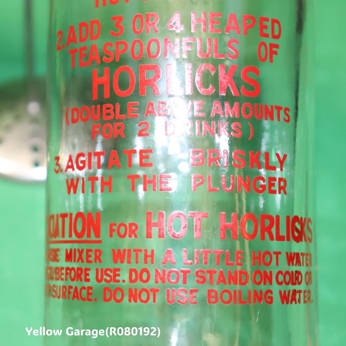 英国の栄養飲料ブランド HORLICKS（ホーリックス） のために作られた専用マドラー（プランジャー）付きミキシンググラス＿本体下部アップ