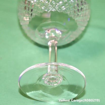 エドワーディアン様式（20世紀初頭）の影響を色濃く感じさせるアンティークのカットガラス製シャンパンクープ（ソーサー型グラス）＿アップ底