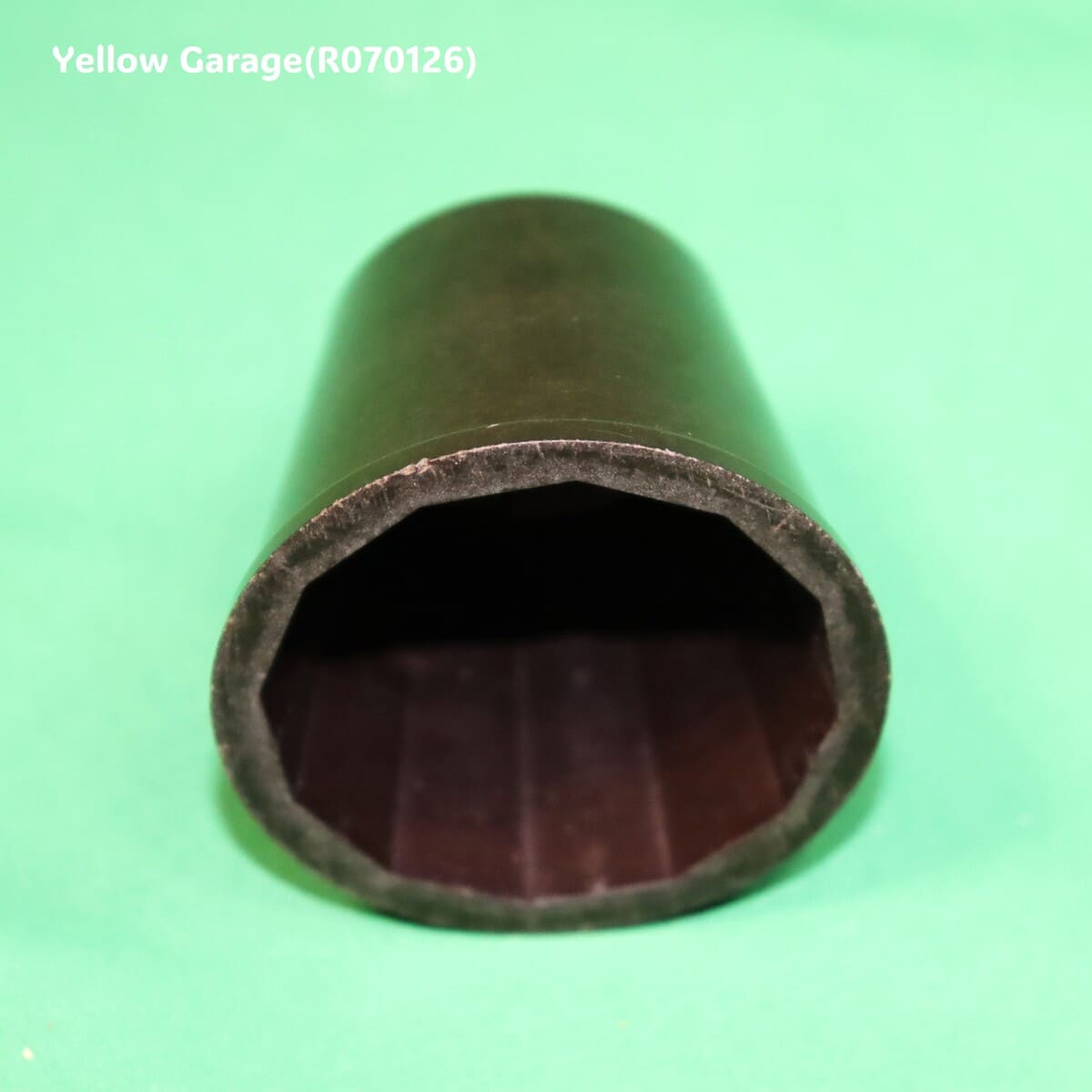 ベークライト製のチョコレートモールド＿口下アップ