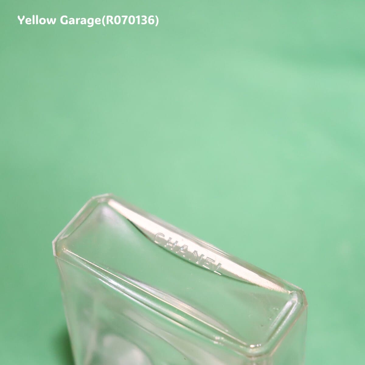 CHANEL ヴィンテージ香水ボトル｜刻印入りガラス製ミニパフューム