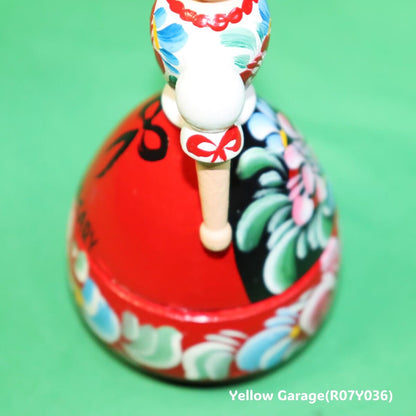 【ハンガリー製 ハンドペイント木製人形】民族衣装デザインのミニコンテナ型人形（ヴィンテージ風）