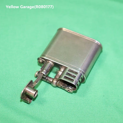 英国 Dunhill による「Dunhill Sport」オイルライター＿横左下蓋開き