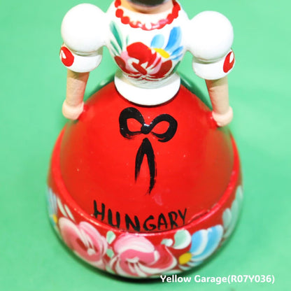 【ハンガリー製 ハンドペイント木製人形】民族衣装デザインのミニコンテナ型人形（ヴィンテージ風）