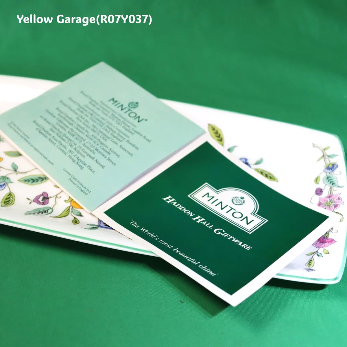 英国磁器の名門“MINTON”が誇るクラシック・シリーズ「Haddon Hall」
優美なフローラルモチーフをまとった希少プレートカタログ