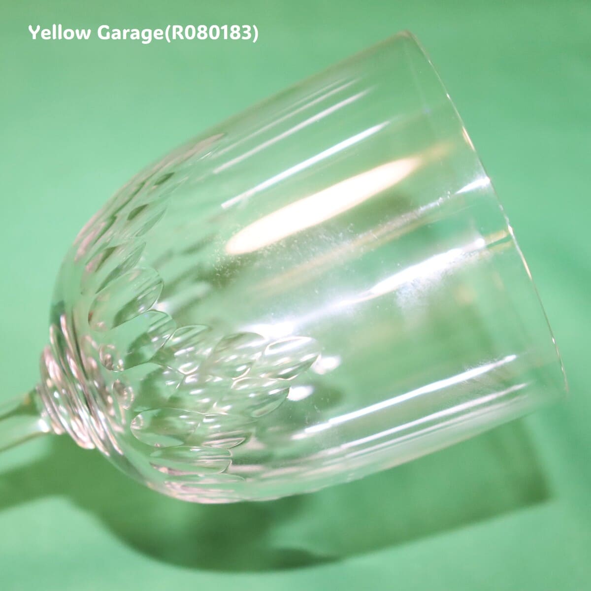 1936年以前に製造されたと考えられるオールド・バカラのワイングラス_斜め