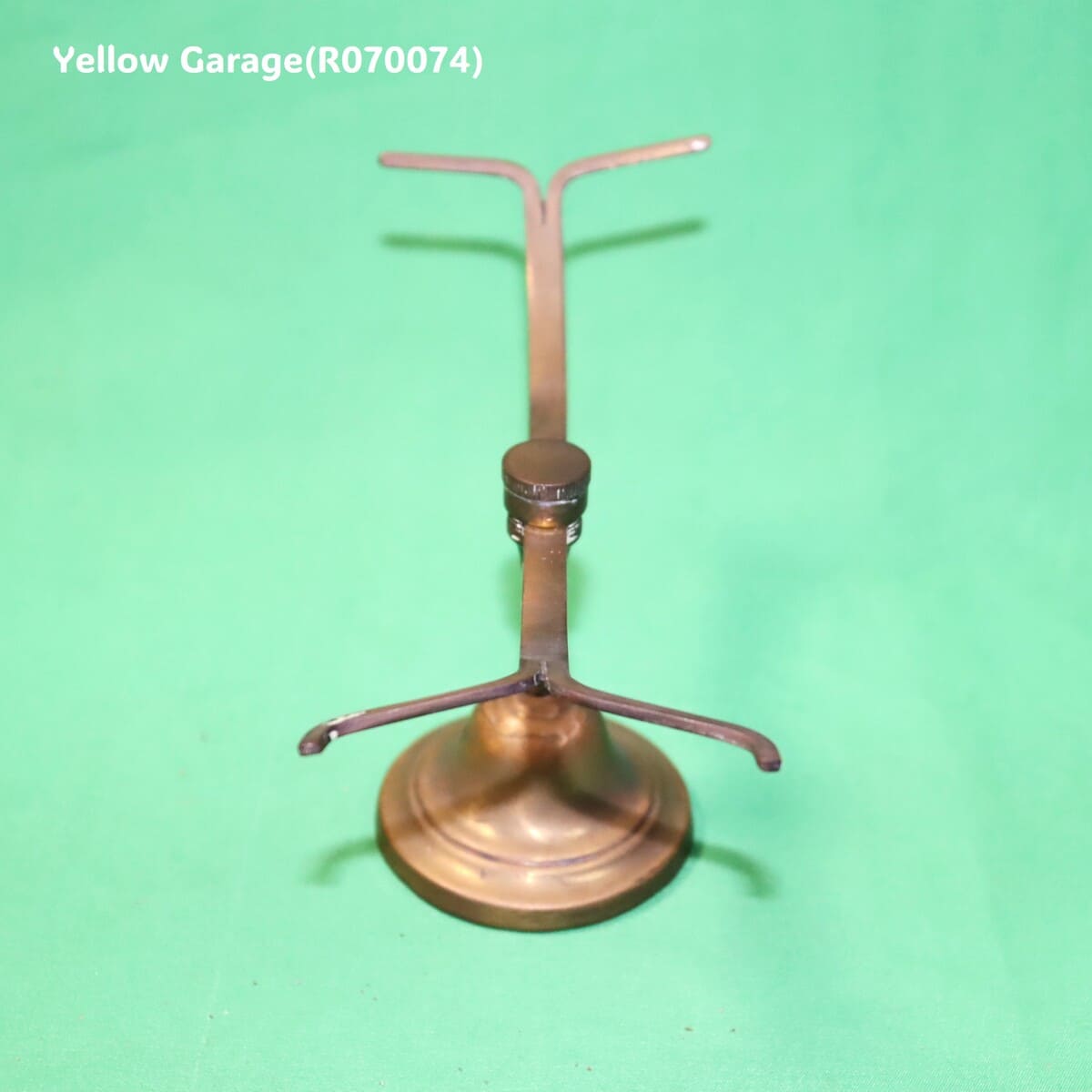 【真鍮製】アンティーク シューズディスプレイスタンド（高さ調整機構付き）正面