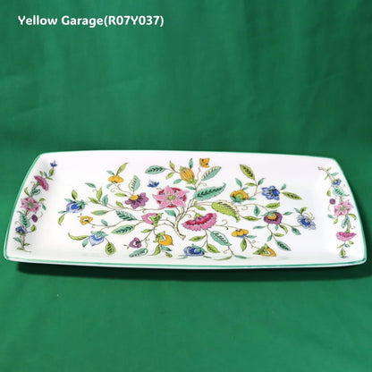 英国磁器の名門“MINTON”が誇るクラシック・シリーズ「Haddon Hall」
優美なフローラルモチーフをまとった希少プレート正面