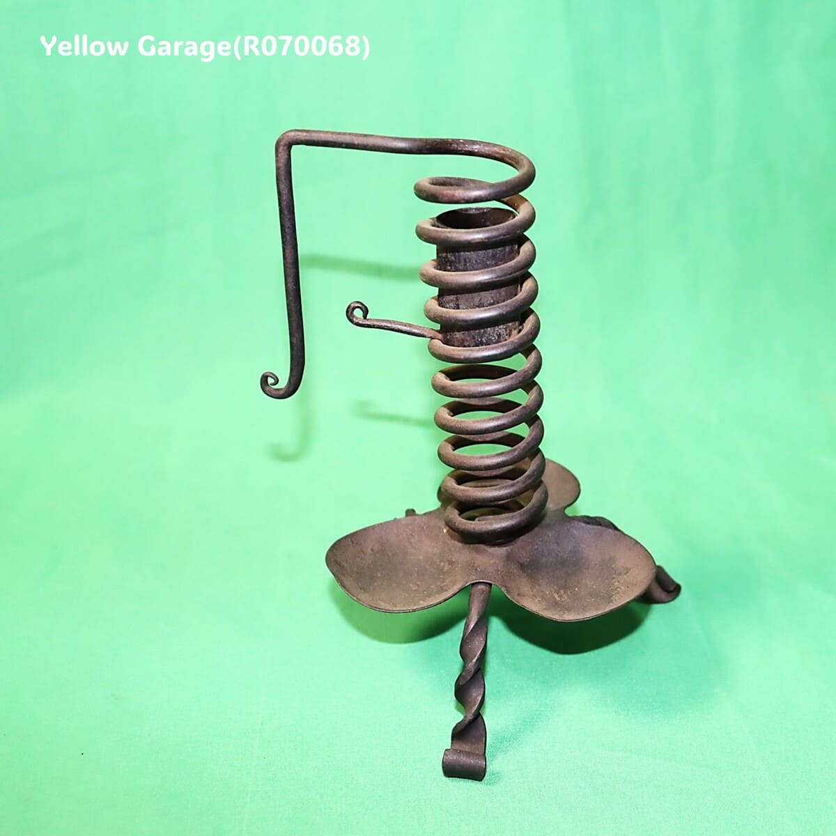 アンティーク 鉄製スプリングキャンドルスタンド正面