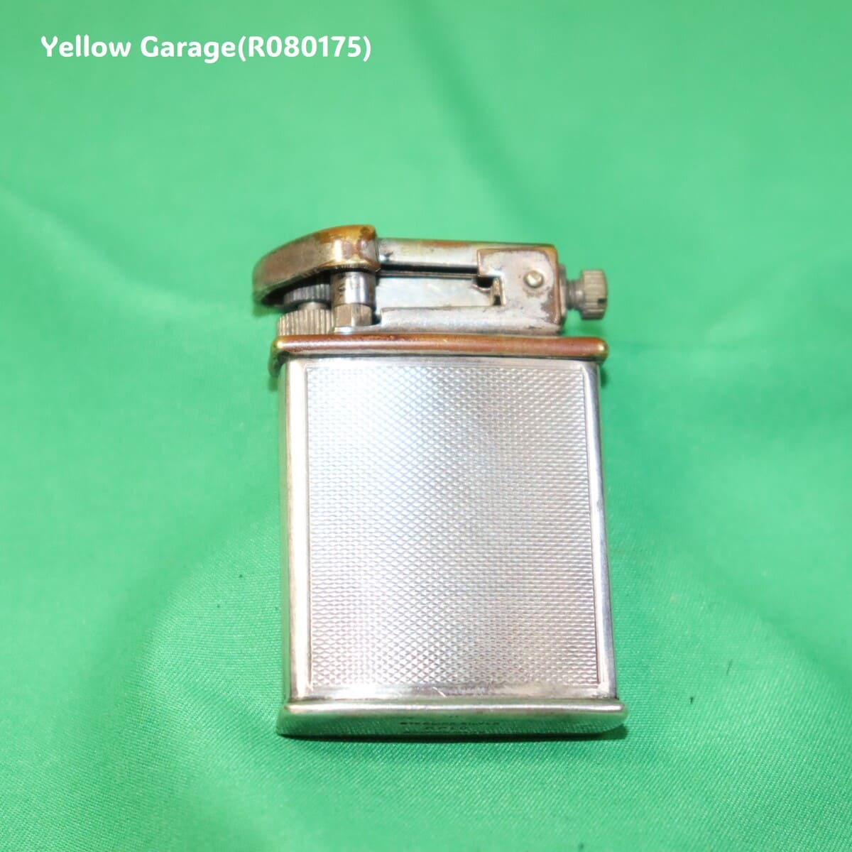 イギリス製のビンテージオイルライター＿全体