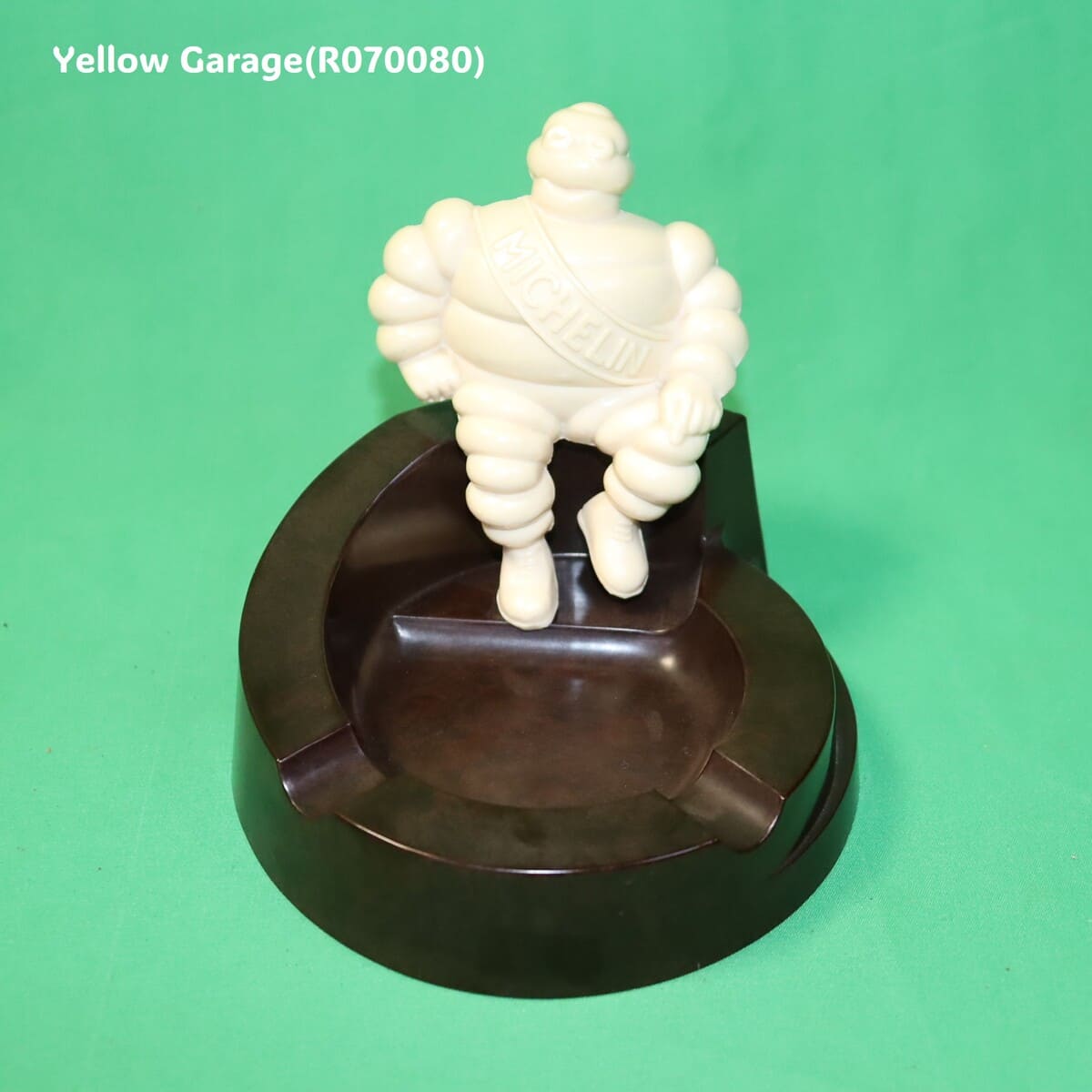 【米国製ヴィンテージ】ミシュラン ビバンダム 灰皿（フェノール樹脂製・1950年代推定）＿正面