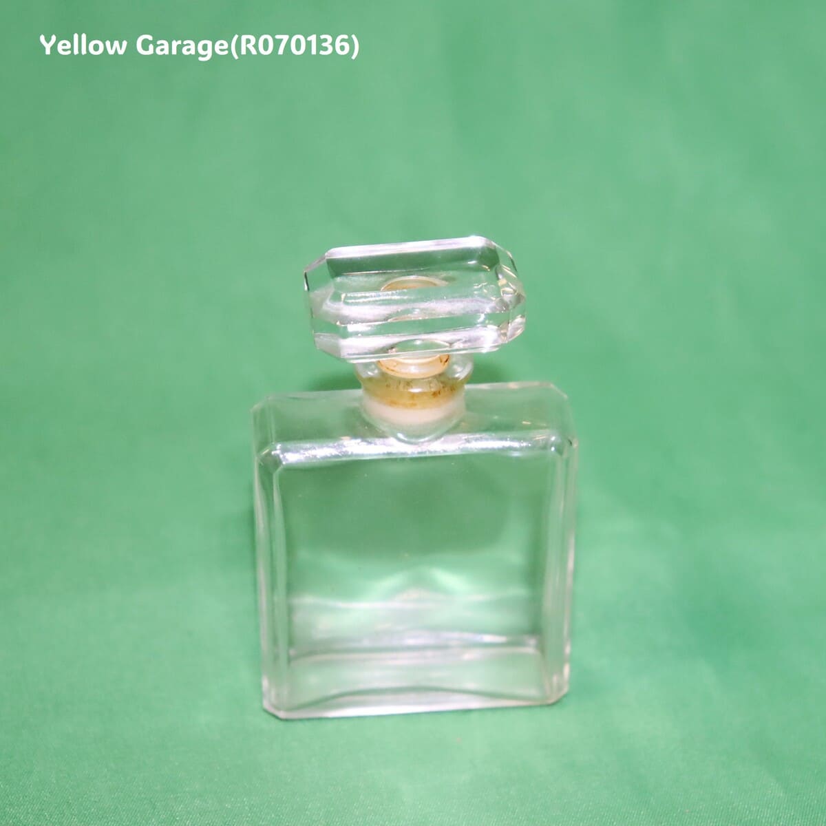 CHANEL ヴィンテージ香水ボトル｜刻印入りガラス製ミニパフューム