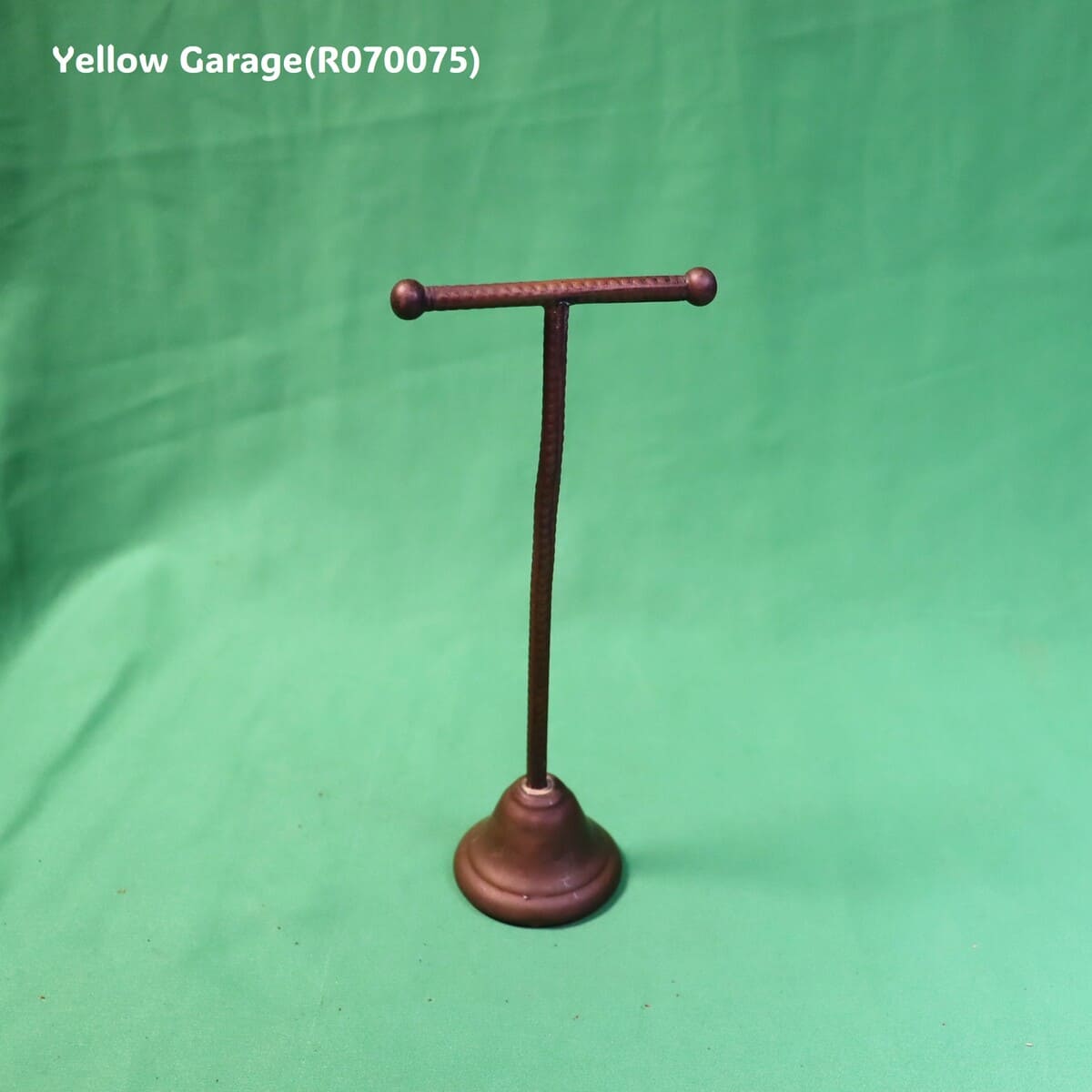 アンティーク真鍮製アクセサリスタンド（縞模様装飾）＿正面