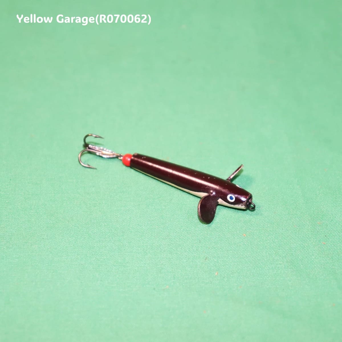 アンティーク メタルフィッシュルアー（スクリューフィン付き）全体