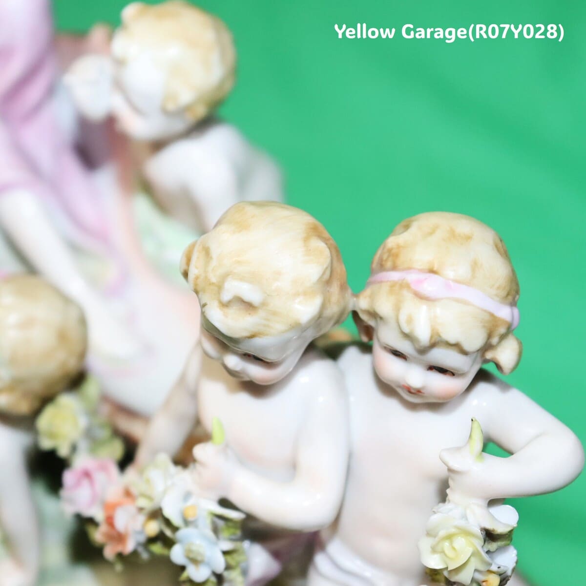 永遠の愛と優美の象徴
花車を引く天使たちが奏でるロマンチックな情景拡大