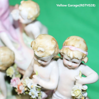 永遠の愛と優美の象徴
花車を引く天使たちが奏でるロマンチックな情景拡大