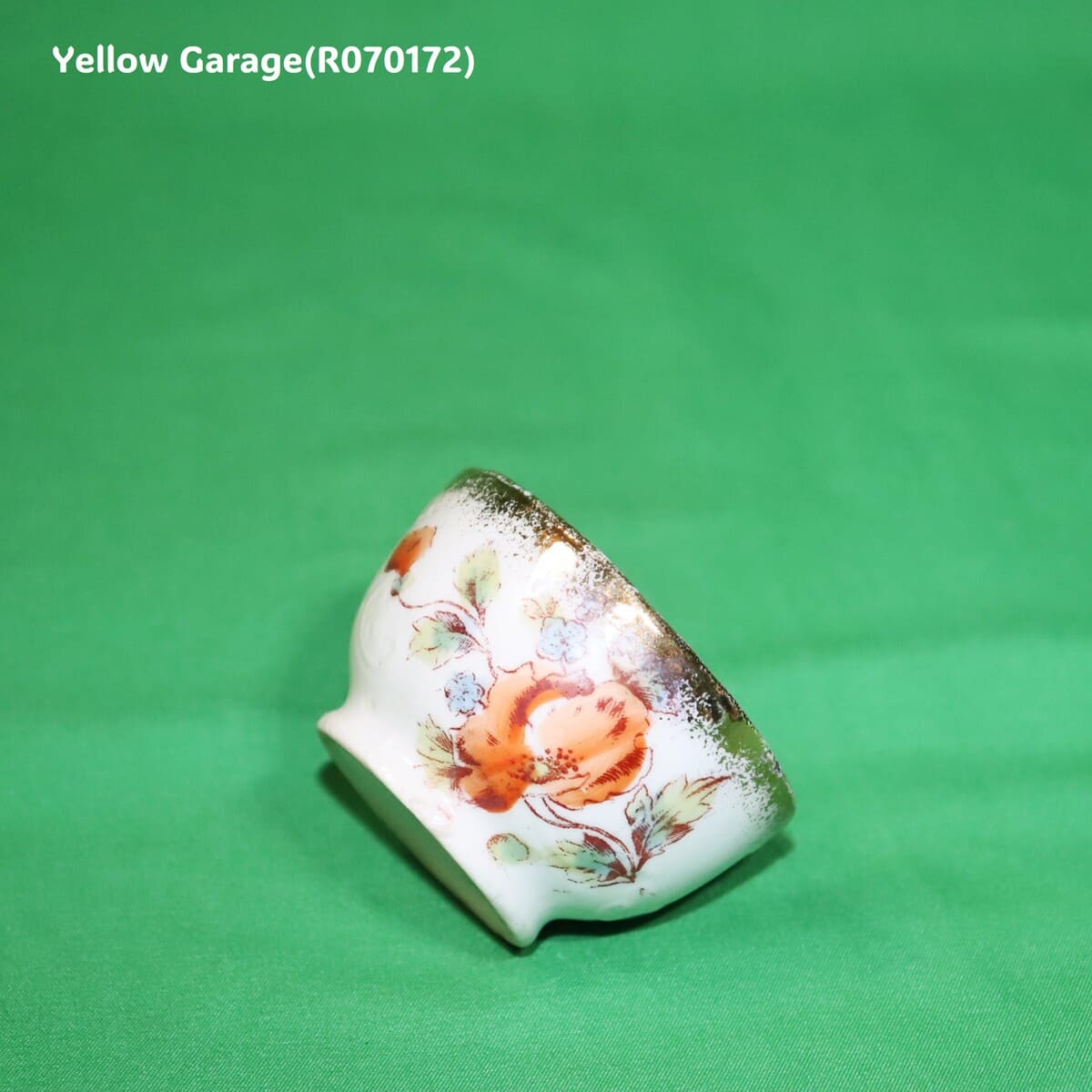 小振りなサイズが特徴のアンティーク・ティーセット＿シュガー口右上