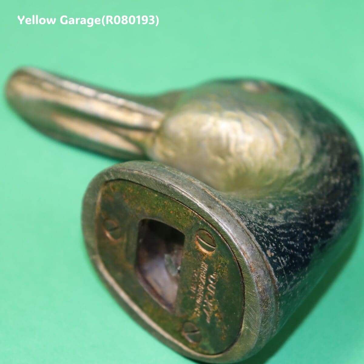 フランス・パリの老舗金物商 KIRBY, BEARD &amp; Co. によって製作されたアヒル（DUCK）をモチーフにした真鍮製ヴィンテージ・ボトルオープナー＿アップ底から左上