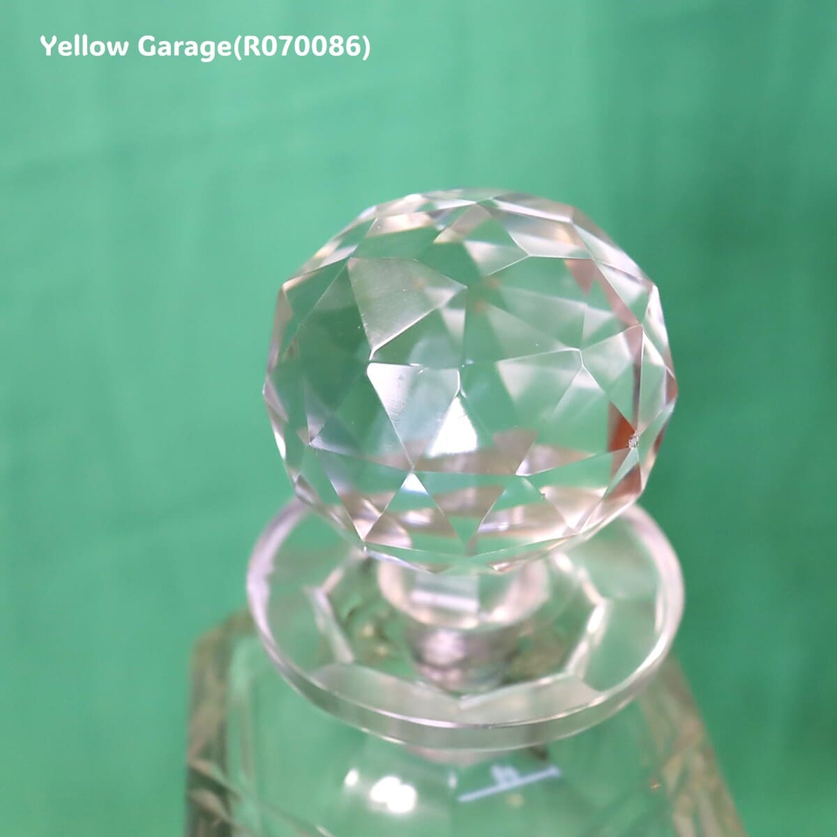 ロック付きアンティークデキャンタ・キャディ・ボトルトップのクリスタル