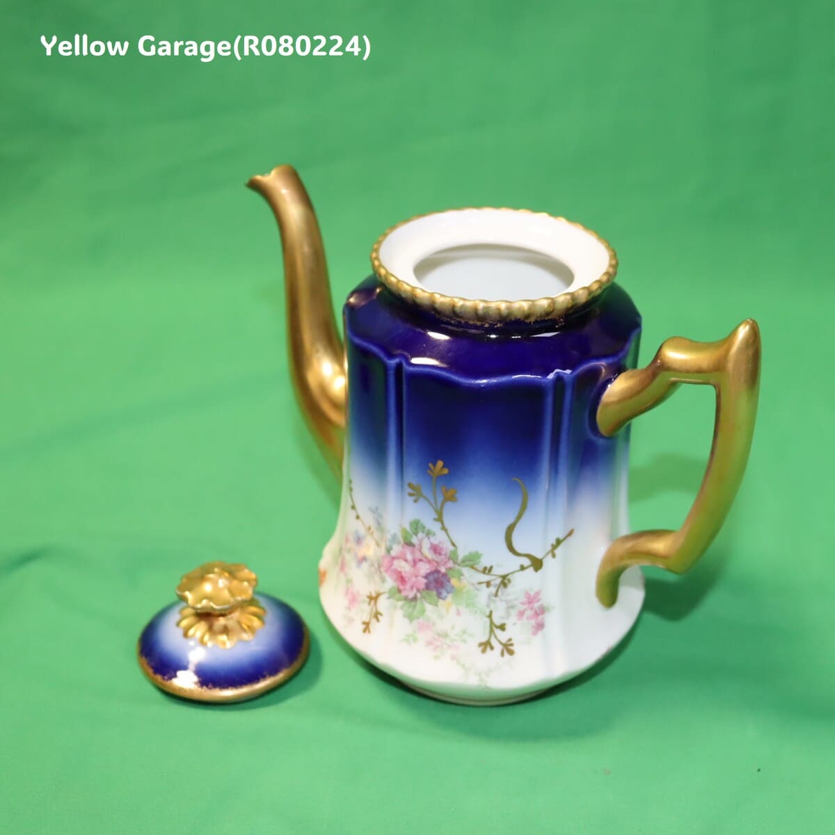 19世紀末〜20世紀初頭に製造されたフランス・リモージュのアンティークティーセット_ポット蓋取る