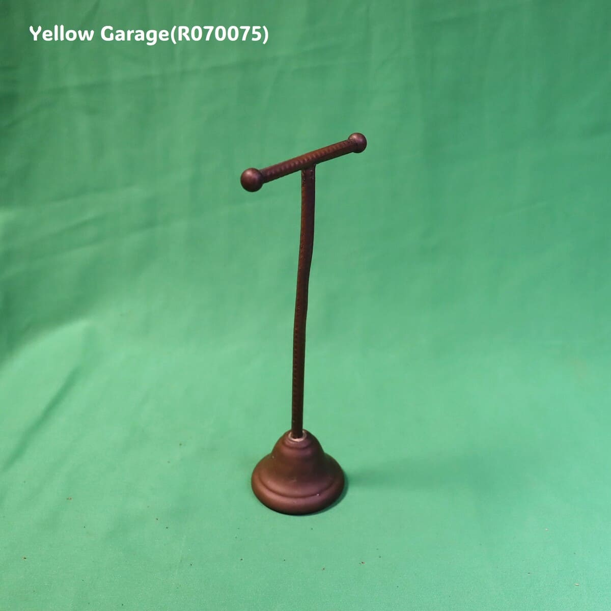 アンティーク真鍮製アクセサリスタンド（縞模様装飾）