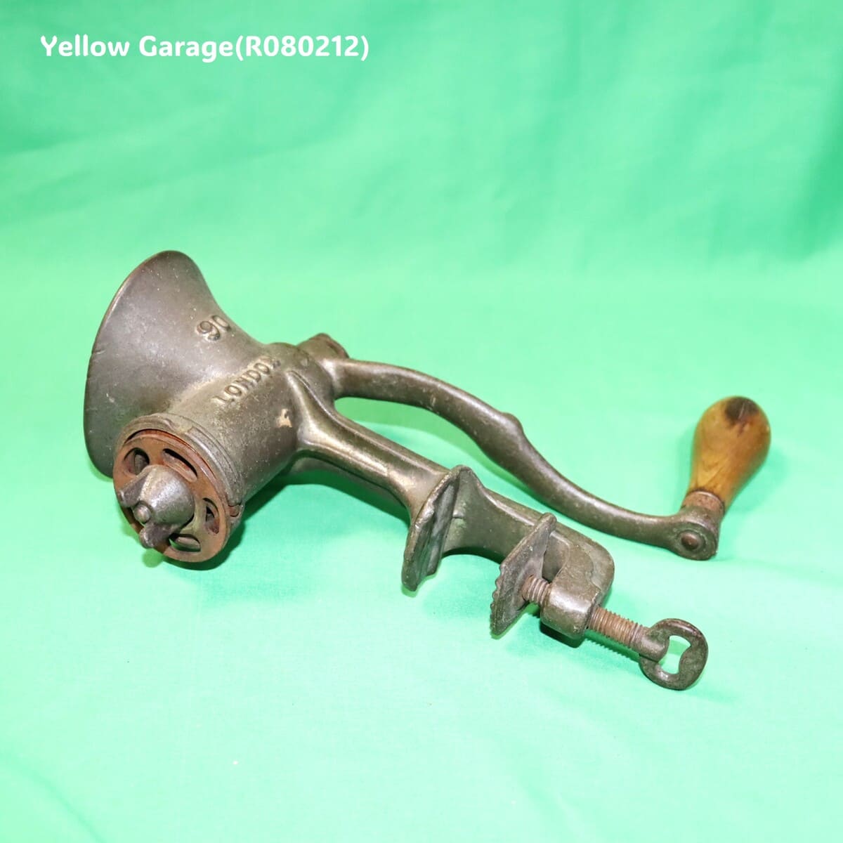 20世紀初頭の英国で使用されていたと考えられるSPONG（スポング）社製 アンティーク・ミートグラインダー＿全体左上