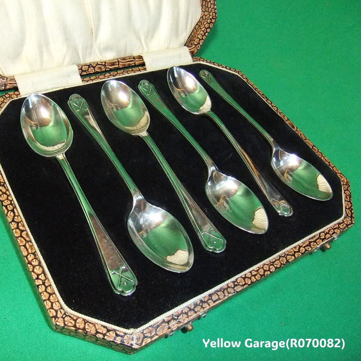 W&H 英国純銀製アンティークティースプーン6本セット（専用ケース付）＿斜め
